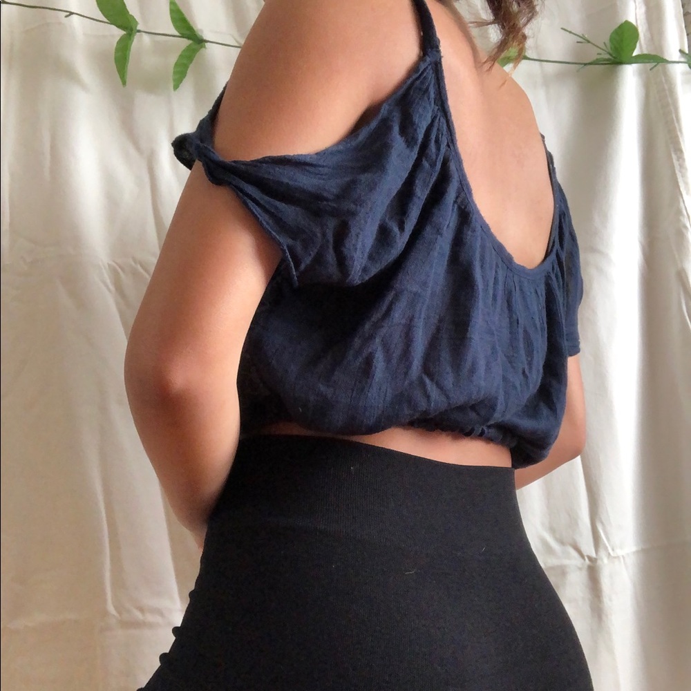 COLD SHOULDER TOP - Picture 3 of 5
